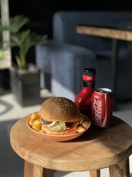  Macai cafe کافه ماکای