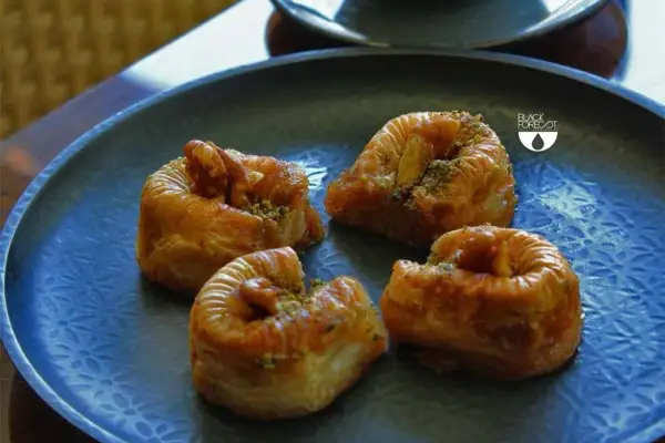 کافه جنگل سیاه