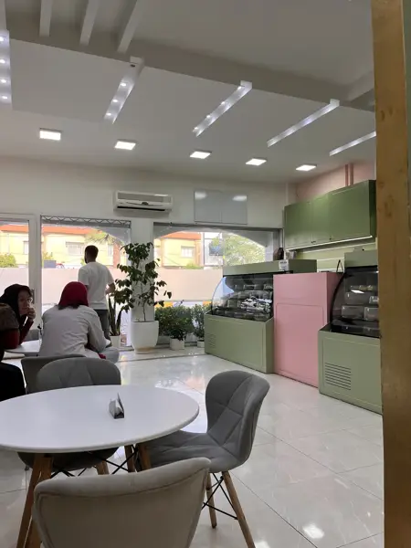  کافه کیک و دسر کارامل