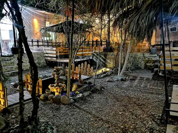  کافه رستوران سنتی استرنج