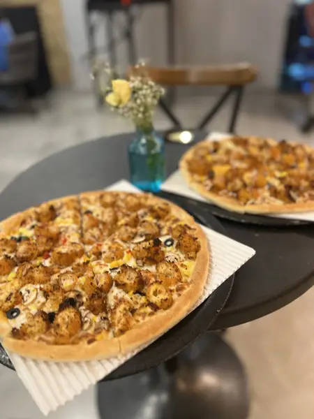  Neo Cafe & Restaurant کافه رستوران نیو