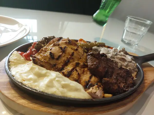  کافه لونیکو