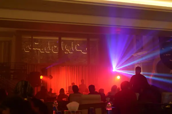  Neo Cafe & Restaurant کافه رستوران نیو