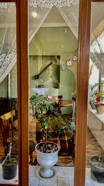  کافه‌ماڵی تاریک و ڕوون