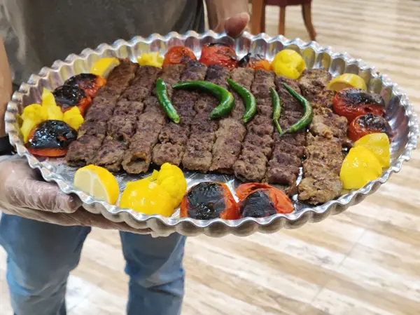  کافه رستوران و فست فود لارین