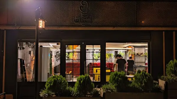  Eshtiyagh Cafe