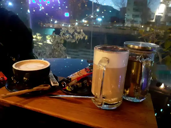 کافه پاییز ۹۷