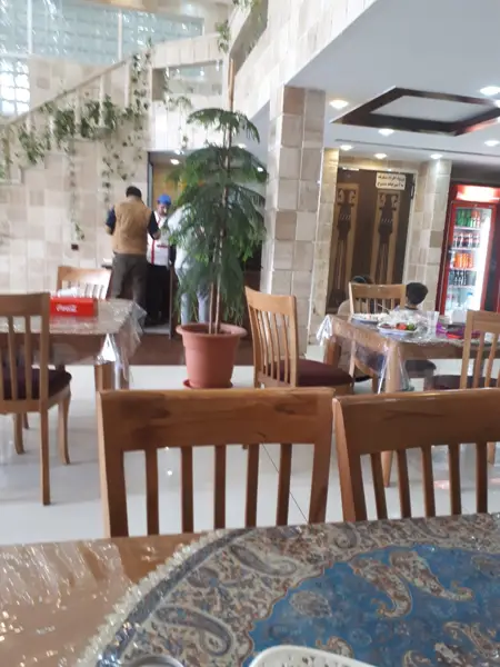  رستوران مهروماه