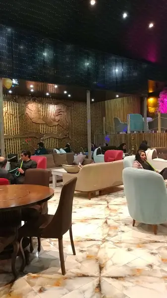 کافه رستوراندربند
