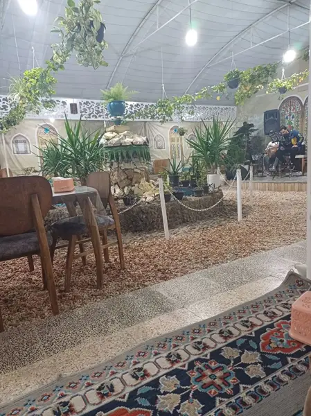  کافه رستوران سنتی فیروزه (مصطفی صفاری)