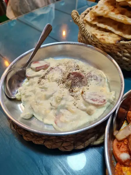  کافه نیمکت