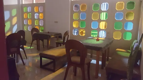  کافه گالری کاژه Kazheh Cafe
