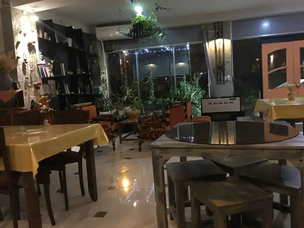  کافه کتاب بامداد