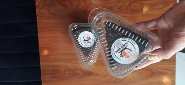  Flora Cafe Fuman کافه فلورا فومن hollyflora.ir