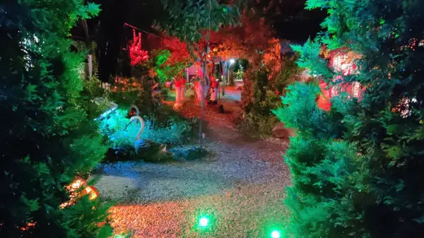  باغ الاچیق خانوادگی گیلاس