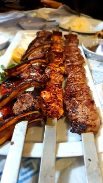  رستوران کوروش ابرده