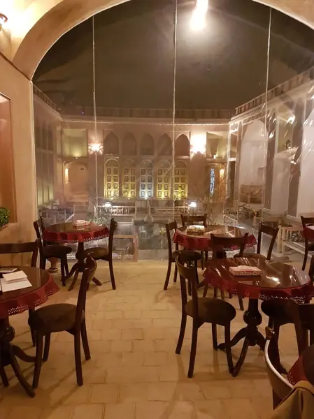 هتل و چایخانه سنتی شعرباف