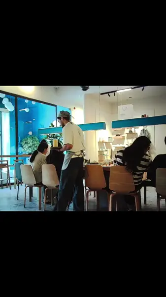  کافه و بیکری پراگ سعادت‌آباد (Prague)