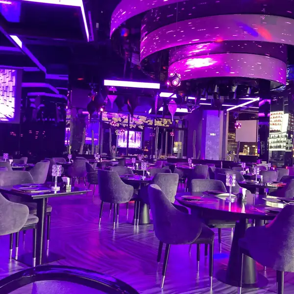 Cavo Lounge Cafe & Restaurant (کافه و رستوران کاوو لانژ)