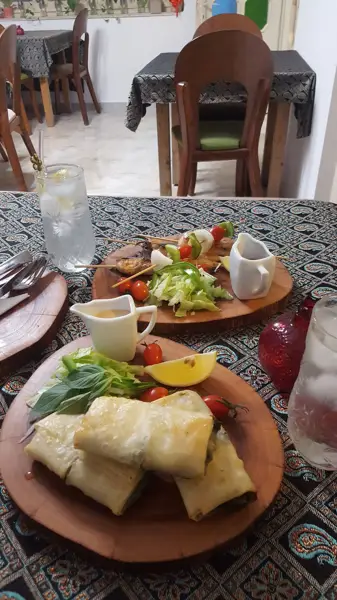  کافه گالری کاژه Kazheh Cafe