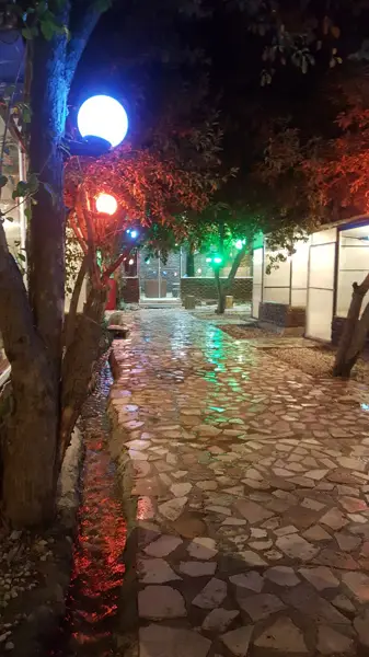  کافه باغ سیب