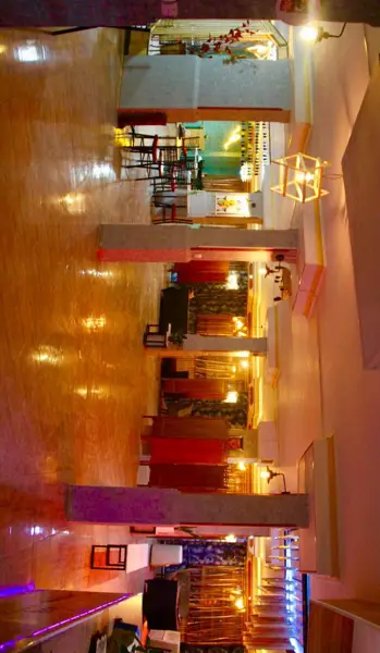  کافه بامداد