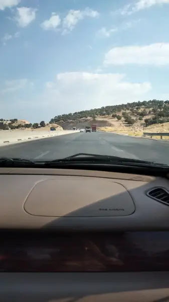 خرم آباد خیابان ساحلی مطهری نرسیده به پل انقلاب نبش کوچه پرستو دو