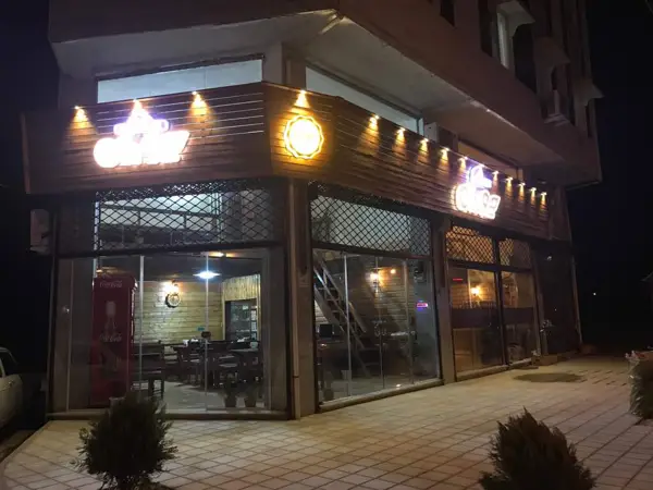  کافه رستوران چوبین
