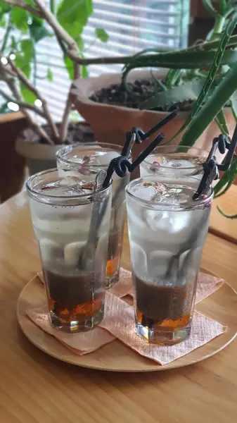  کافه کلبه اغشت