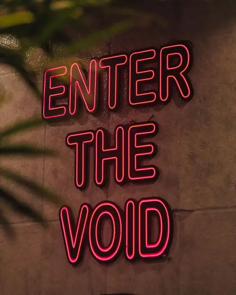 Void cafe