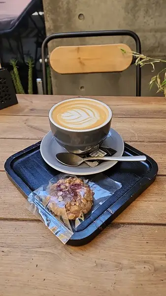  Damoon Cafe