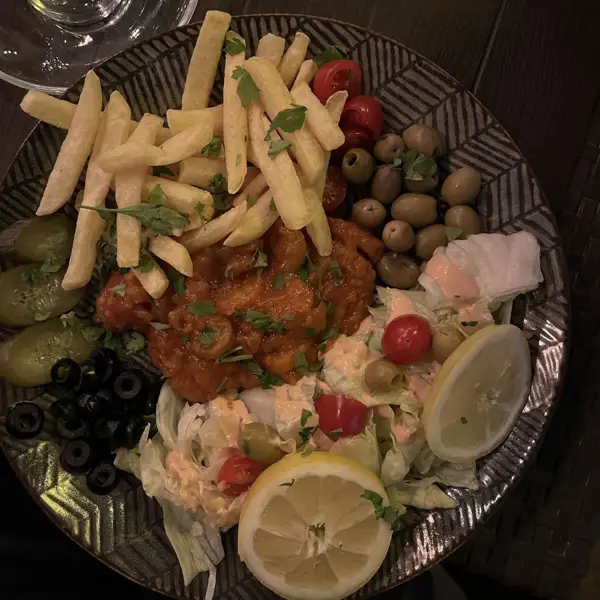  Laleh cafè کافه لاله ( عمارت تاریخی مبارکی)