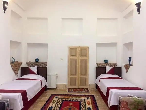  هتل و چایخانه سنتی شعرباف