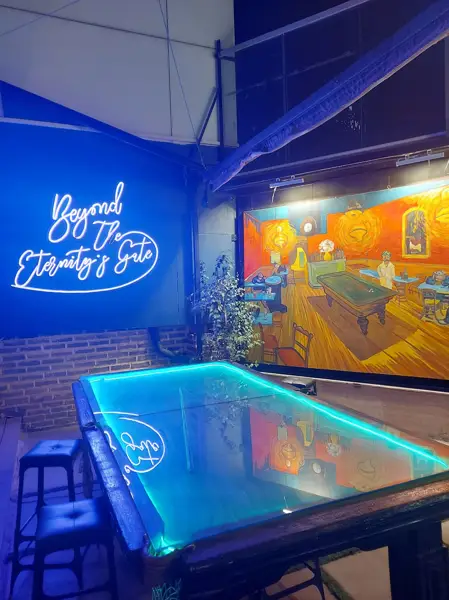 کافه ونگوگ Vangogh Cafe