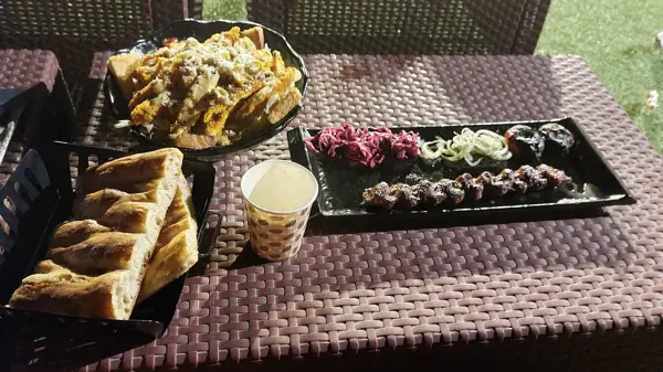  کافه رستوران جنگلی شارن