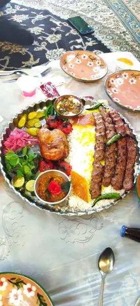  رستوران ترنج