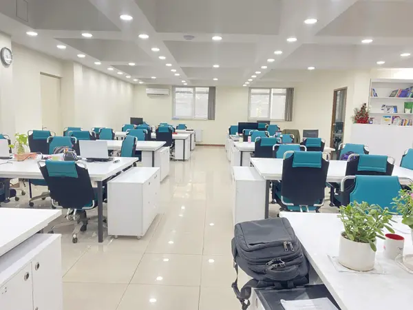 فضای کار اشتراکی مرکز نوآوری مهندسی دانشگاه شیراز