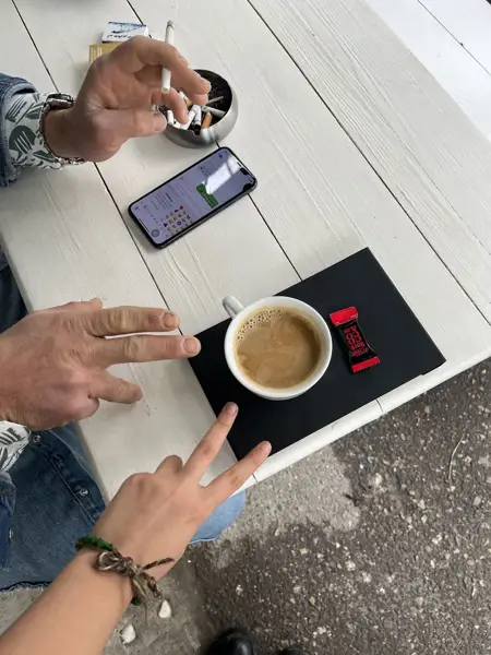 کافه بلوط