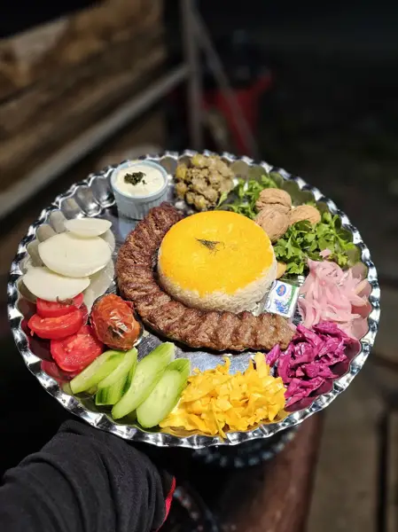  کافه و رستوران باغ شاهانی