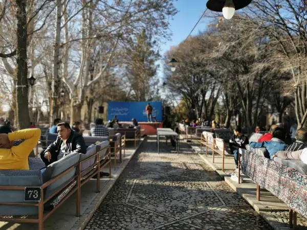 باغ و رستوران هزاردستان