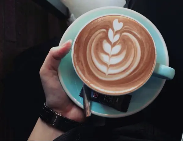  کافه بازار Cafe’ BAZAAR