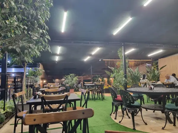  باغ بوفه یاسمینو -Yasmino Buffett Garden