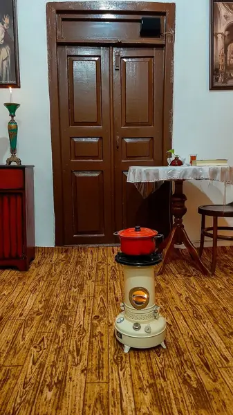  کافه‌ماڵی تاریک و ڕوون