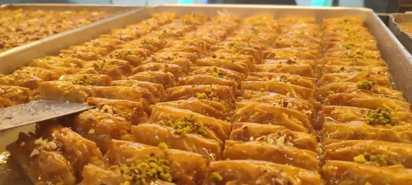  مجموعه کافه باقلوا قنادی هاریکا