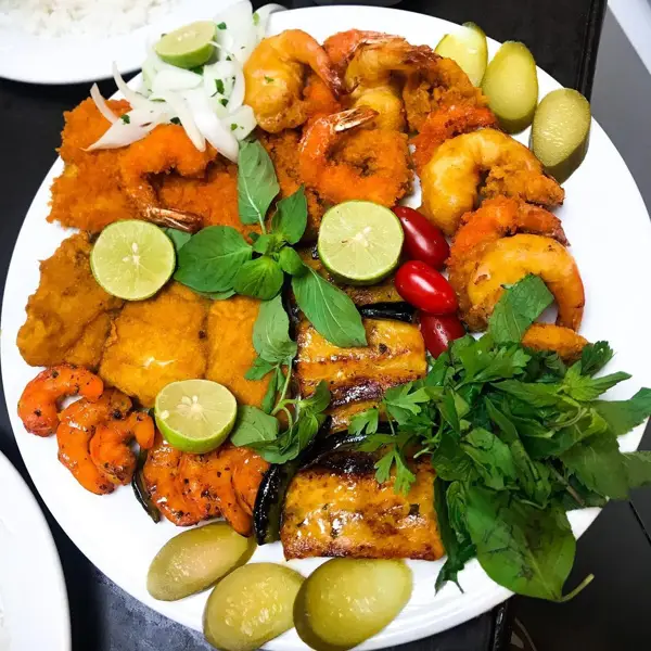  کافه سنتی فانوس