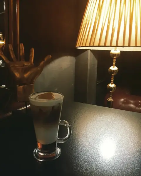  بلک کافه Black cafe