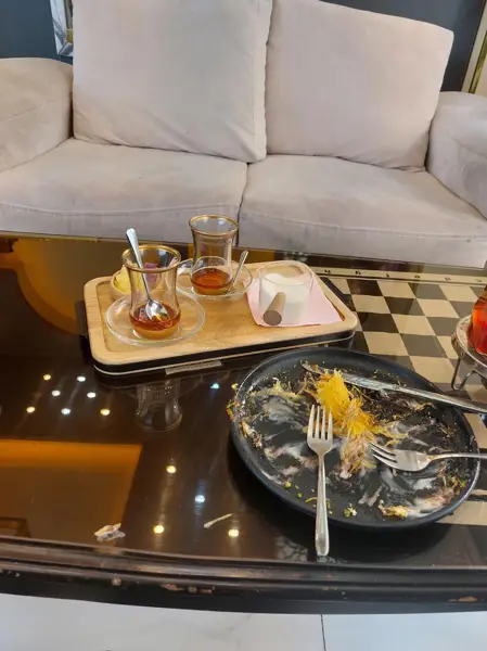  Pakan Baklava Cafe (کافه باقلوای پاکان)