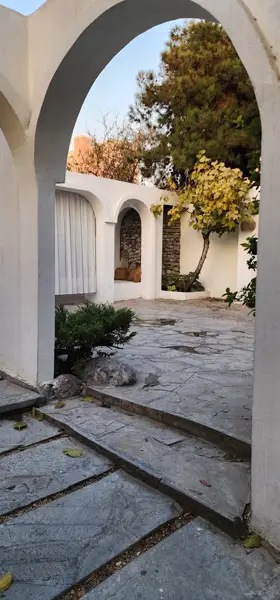  باغ آیت