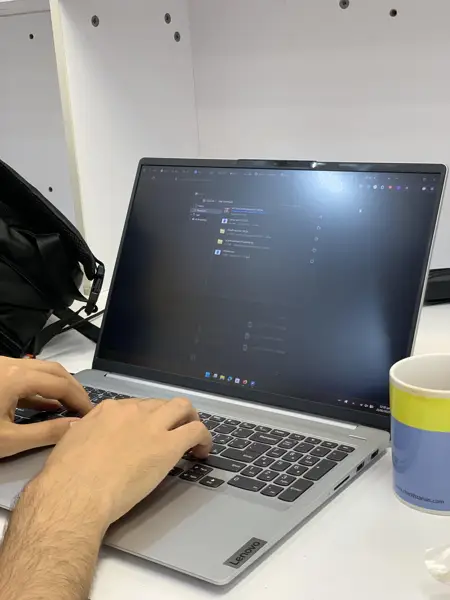 فضای کار اختصاصی صندلی اشتراکی