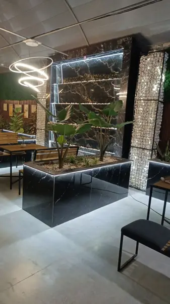 کافه گلخونه شمشیری